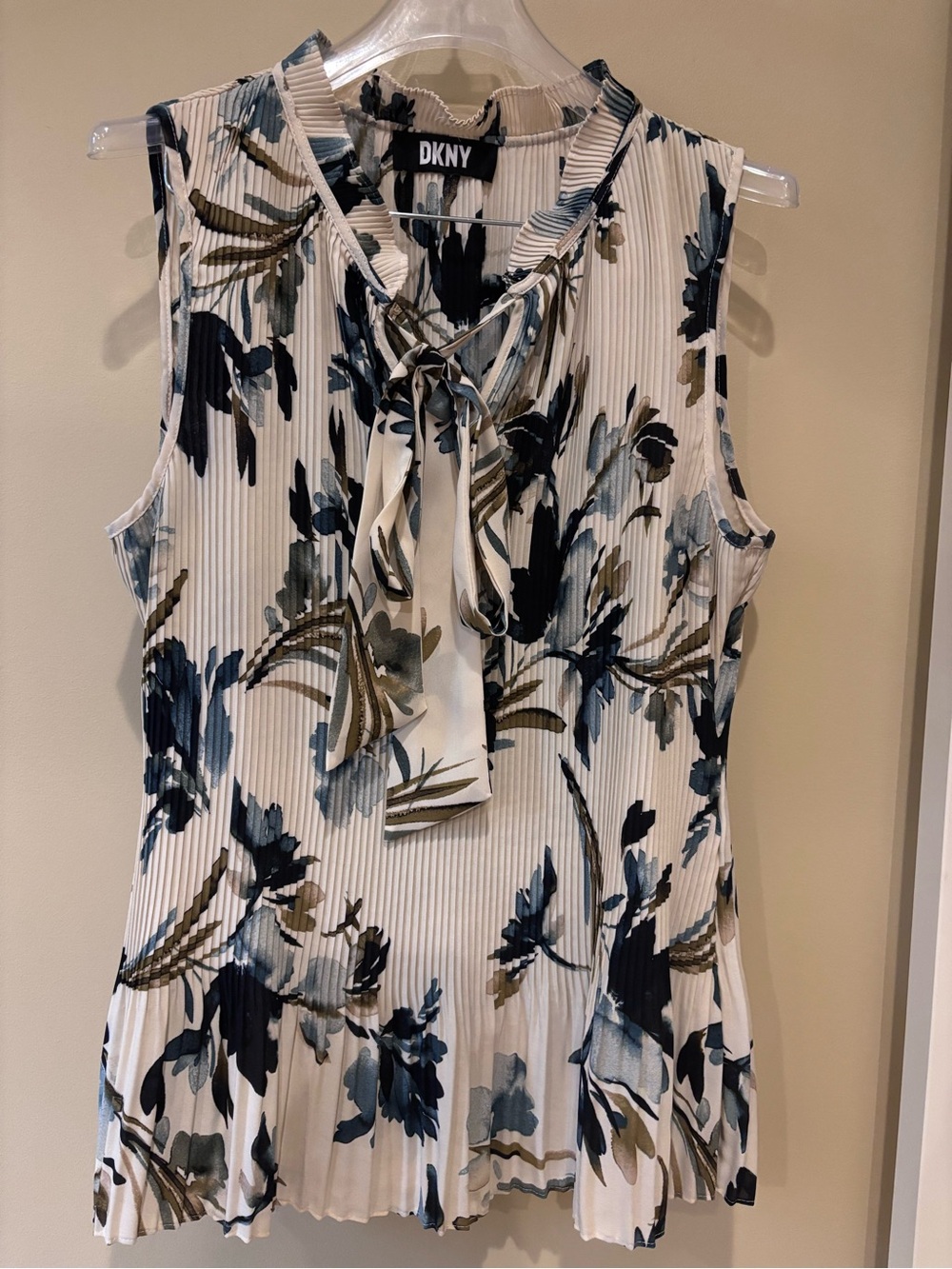 DKNY Cream Floral Pleated Tie-Neck Sleeveless Top